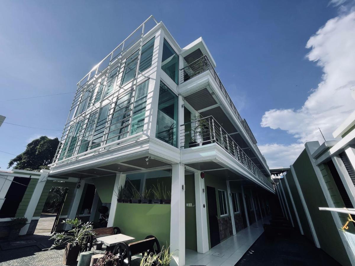 Delta Star Manor 호텔 나가 외부 사진